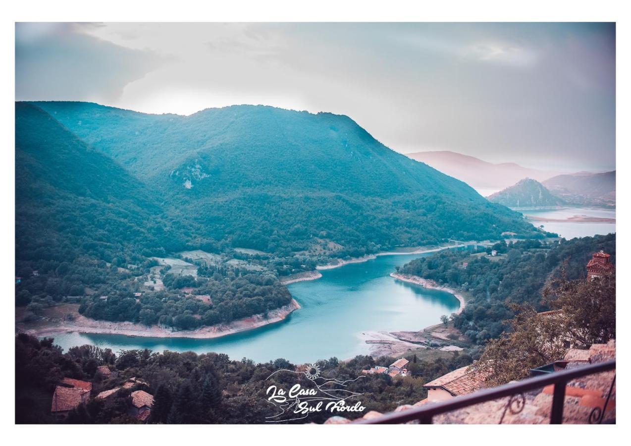 La Casa Sul Fiordo Lago Del Turano Paganico Sabino Eksteriør billede