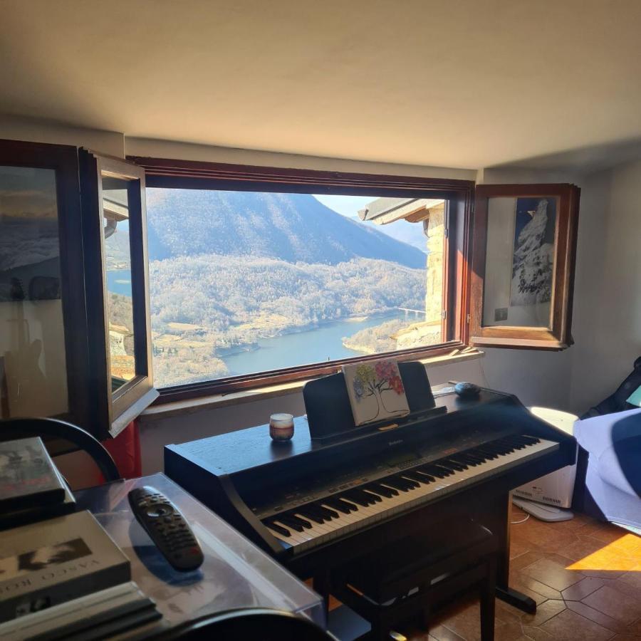 La Casa Sul Fiordo Lago Del Turano Paganico Sabino Eksteriør billede